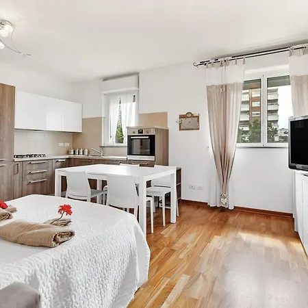 Alessia's Flat - Perini Apartment Milan