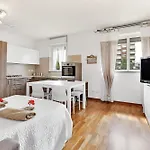 Alessia's Flat - Perini Lägenhet Milano